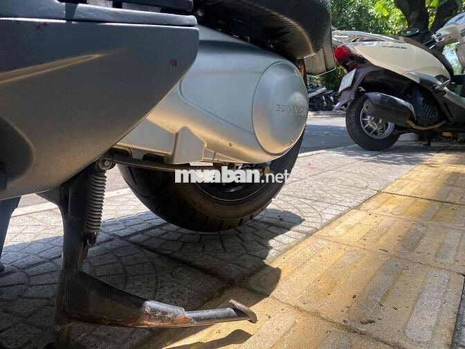 Honda Dylan Bạc