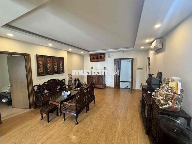 Bán chung cư phố Tam trinh 2PN 2WC 1 Khách 1 logia đẹp nguyên bản 68.2