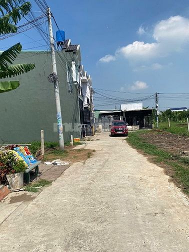Bán gấp đất thổ cư, cách hóc môn 5km, cách đường nhựa 100m, gần chợ