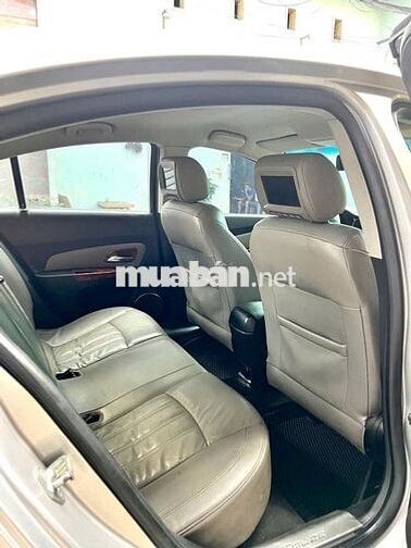 Chevrolet Cruze 1.8 bản Full Tự động