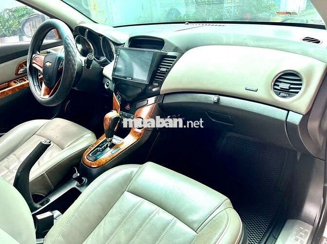 Chevrolet Cruze 1.8 bản Full Tự động
