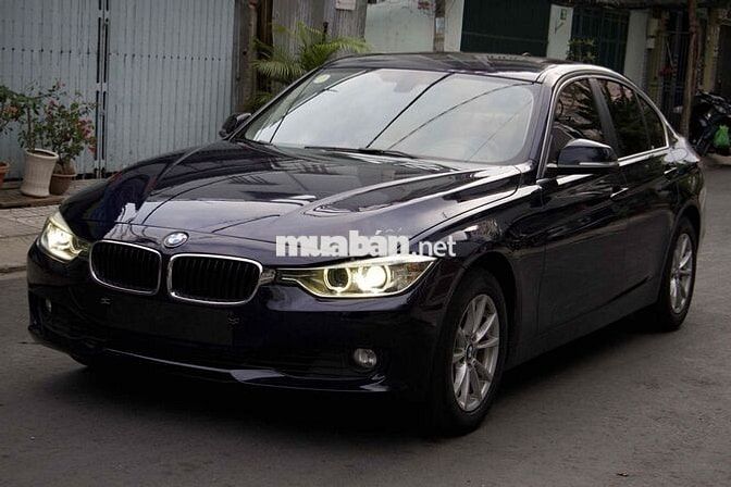 BMW 320i Model 2015 Xanh đen 90000 km