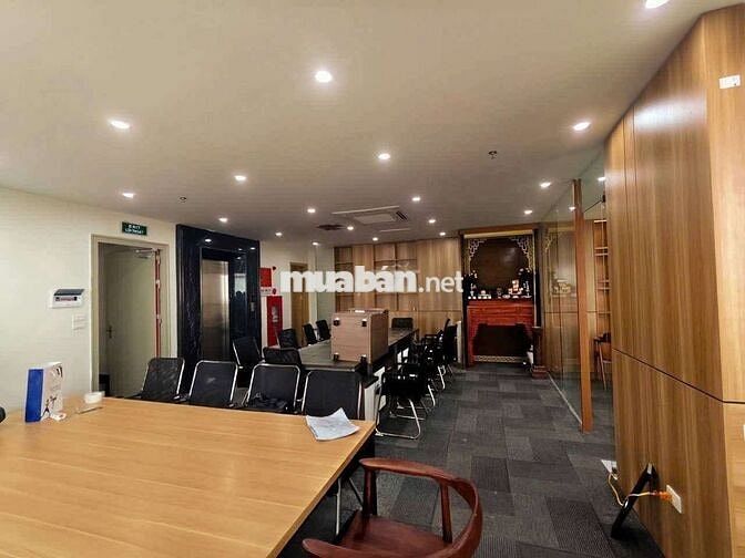 Tôi cần bán nhà 9tầng thang máy full nội thất, mặt ngõ Lê Văn Lương