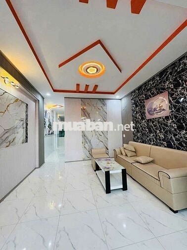 Bán nhà sổ hông  riêng xe hơi ngũ trong nhà