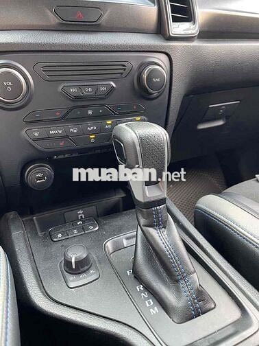Ford Raptor 2022 Trắng cá nhân đi kỹ