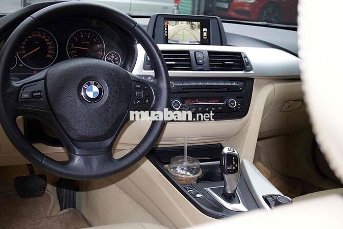 BMW 320i Model 2015 Xanh đen 90000 km