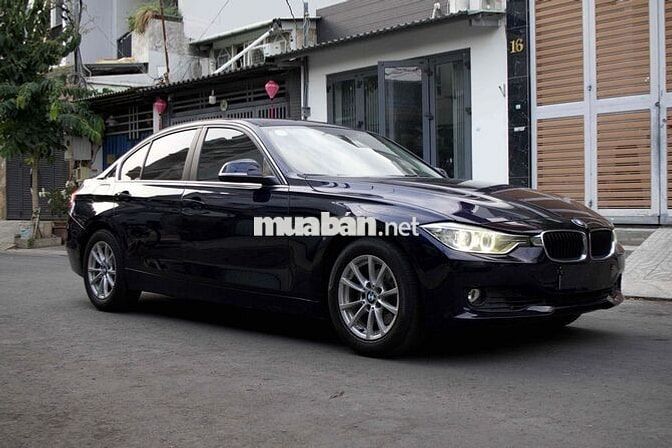BMW 320i Model 2015 Xanh đen 90000 km