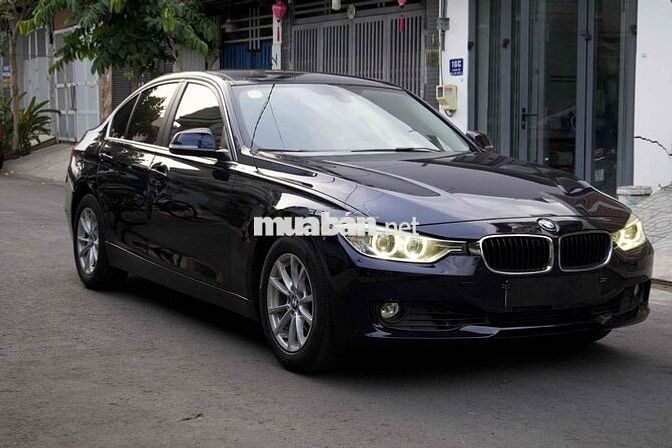 BMW 320i Model 2015 Xanh đen 90000 km
