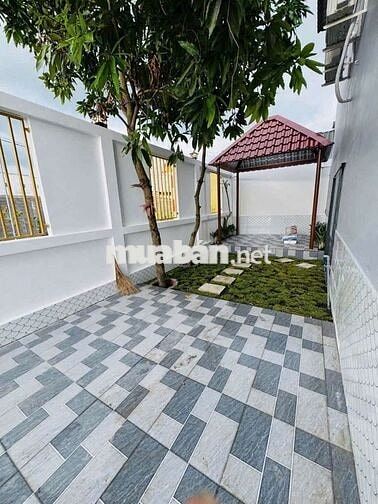 Bán nhà sổ hông  riêng xe hơi ngũ trong nhà