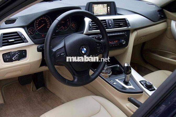 BMW 320i Model 2015 Xanh đen 90000 km