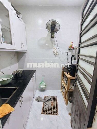 Nhỉnh 3 tỷ Tập thể Lê Quý Đôn, Hai Bà Trưng, T2 70m 2PN, sát phố SĐCC