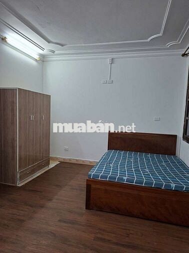 Chính chủ có phòng 25m2 tầng 2 ở 26 đặng xuân bảng đi vào