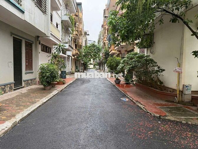 Chính chủ có phòng 25m2 tầng 2 ở 26 đặng xuân bảng đi vào