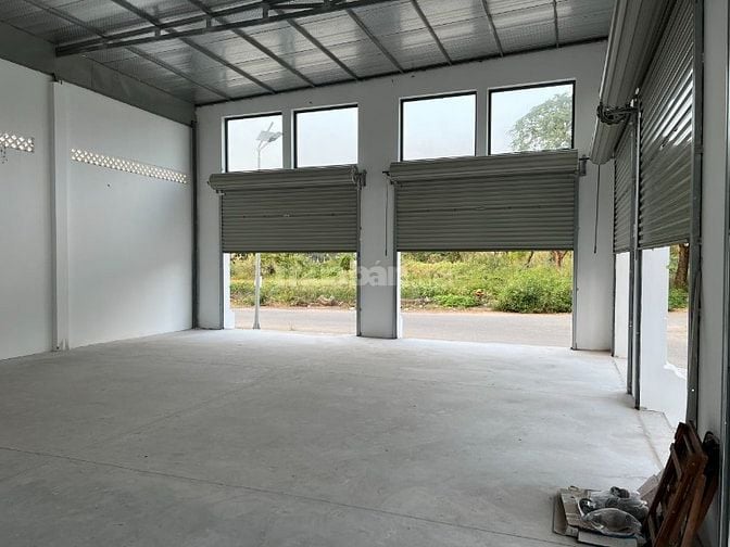 Mặt tiền kinh doanh góc Vòng Xoay