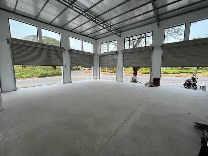 Mặt tiền kinh doanh góc Vòng Xoay