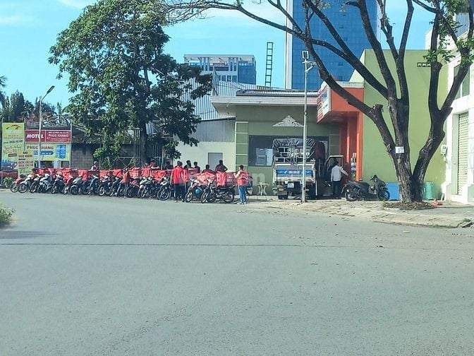 Mặt tiền kinh doanh góc Vòng Xoay