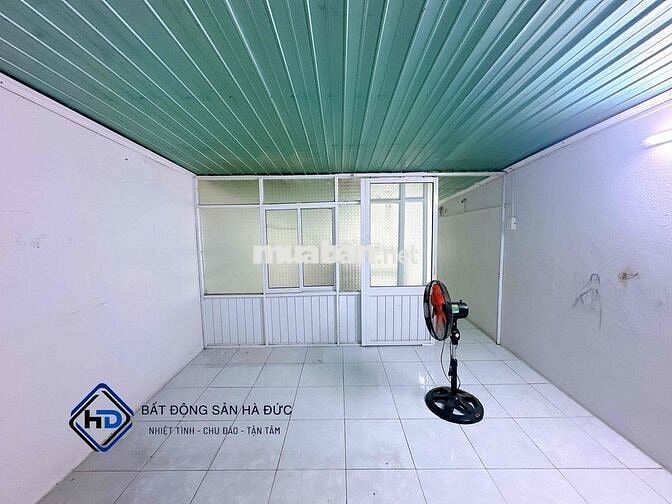 Nhà 11.5 x 20 đường 6m thông cách Lê Văn Khương 100m