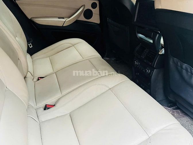 Bán rẻ BMW X6 XDRIVE 35i ĐK 2010 rất đẹp như mới. Hoặc đổi xe 7-9 chỗ 