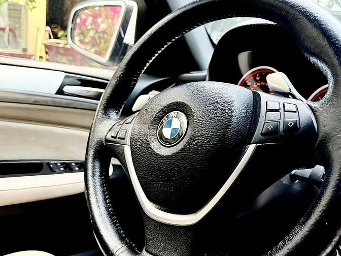 Bán rẻ BMW X6 XDRIVE 35i ĐK 2010 rất đẹp như mới. Hoặc đổi xe 7-9 chỗ 