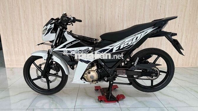 Suzuki Satria F150 màu Trắng