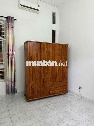 nhà mặt tiền hòa xuân cho thuê. có 2pn, nội thất cơ bản.