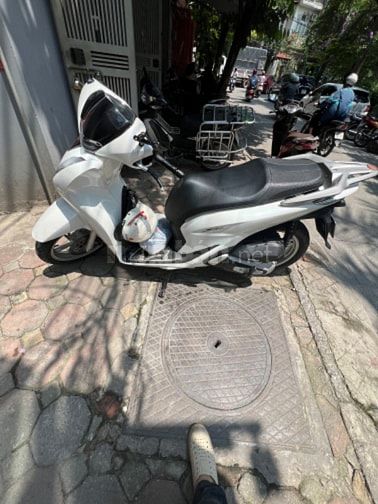 Bán xe Sh 125cbs trắng, chính chủ đi hơn 2v
