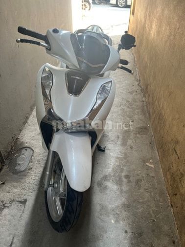 Bán xe Sh 125cbs trắng, chính chủ đi hơn 2v