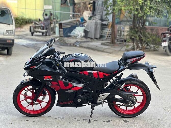 Suzuki GSX Đen đỏ