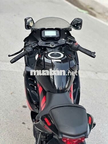 Suzuki GSX Đen đỏ