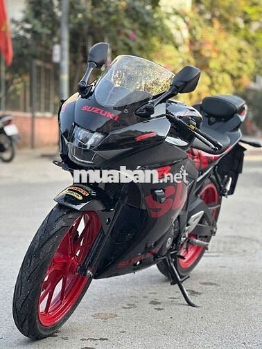 Suzuki GSX Đen đỏ