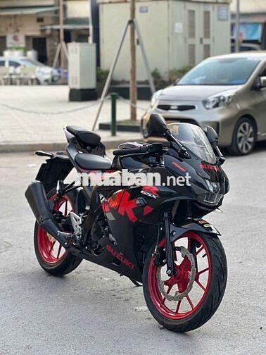 Suzuki GSX Đen đỏ
