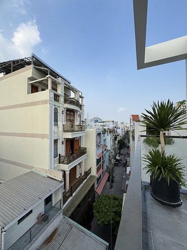 Q11 LAC L0NG QUÂN SIÊU PHẨM 5 TẦNG  ,42M2 -TẶNG  NỘI THẤT CC -  8.X TÝ