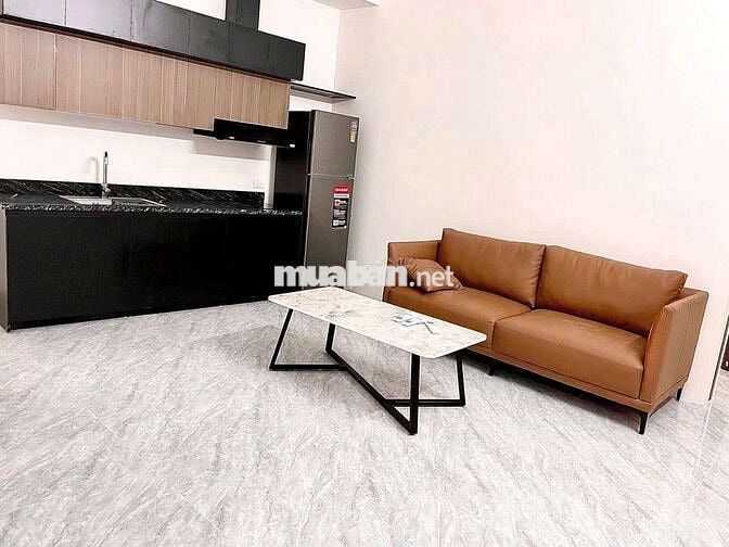 CHO THUÊ CĂN HỘ CHUNG CƯ 2PN TẠI NGỌC THUỴ - VỈA HÈ - FULL NỘI THẤT