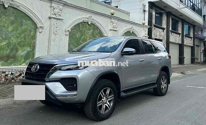 Toyota Fortuner 2024 Bạc 35.000km