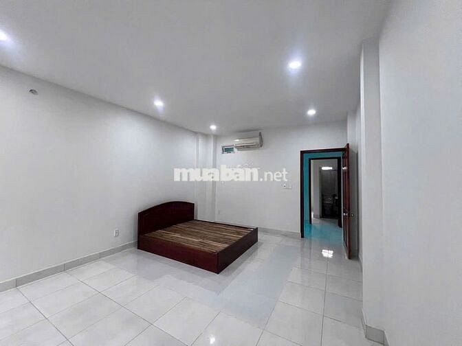 Cho thuê nhà nguên căn mặt tiền hẻm 8m Đào Tông Nguyên, Nhà Bè. 