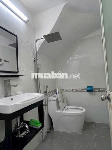 Cho thuê nhà nguên căn mặt tiền hẻm 8m Đào Tông Nguyên, Nhà Bè. 