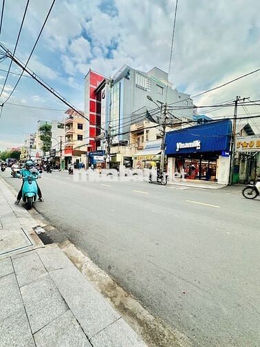 Cho thuê nhà góc hai mặt tiền 139C Lê Quang Định, Bình Thạnh, TP.HCM