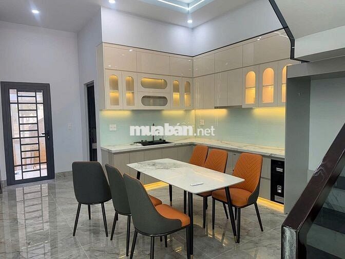 Bán nhà 1 trệt 1 lầu full nội thất ngay TTHC thành phố Tân Uyên,giá rẻ