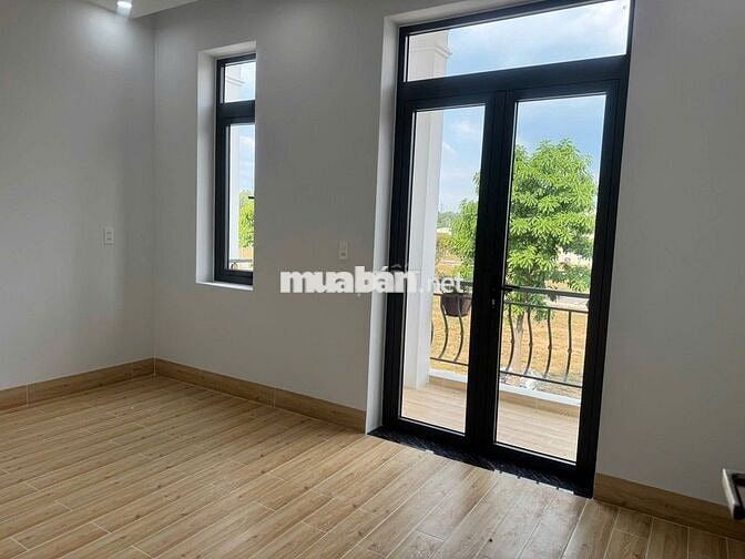 Bán nhà 1 trệt 1 lầu full nội thất ngay TTHC thành phố Tân Uyên,giá rẻ