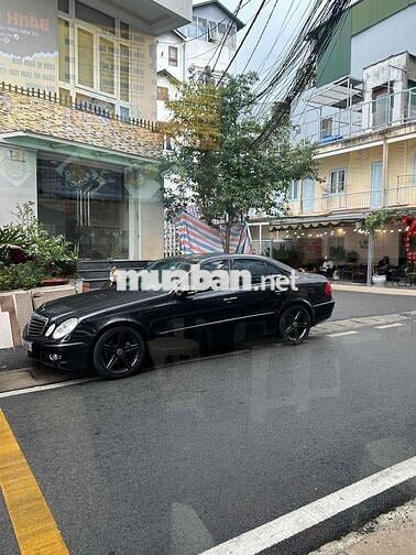 Mercedes-Benz E200 Đen 110000 km