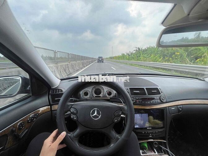 Mercedes-Benz E200 Đen 110000 km