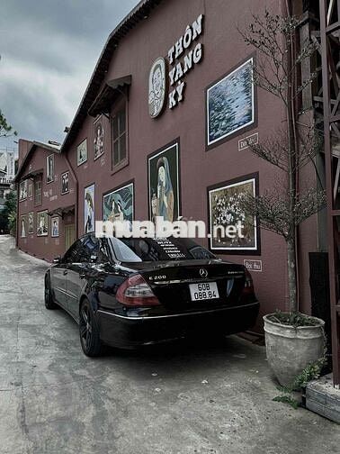 Mercedes-Benz E200 Đen 110000 km