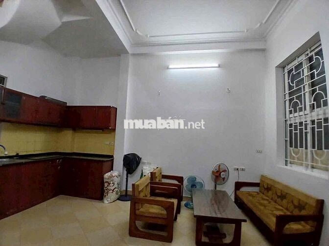 Bán nhà phố Chùa Bộc- 5 tầng dân xây- cách phố 30m- DT 27m2- 8.25 tỷ