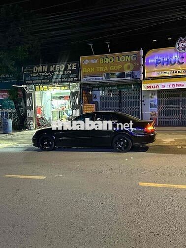 Mercedes-Benz E200 Đen 110000 km