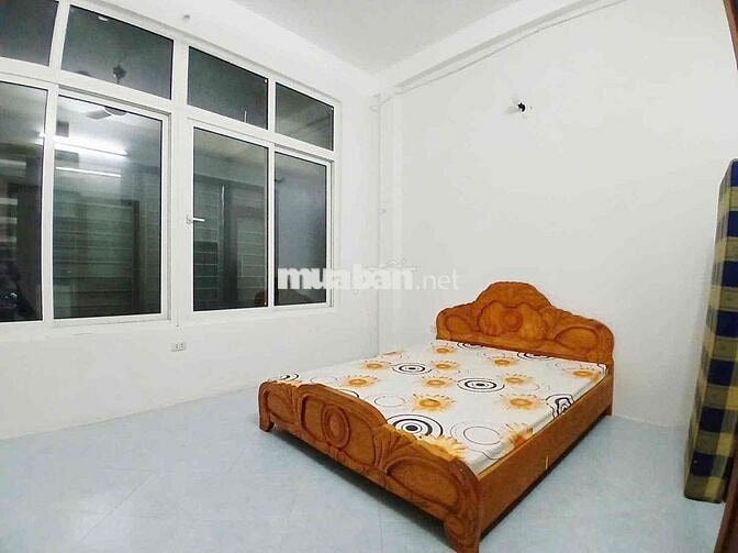Bán nhà phố Chùa Bộc- 5 tầng dân xây- cách phố 30m- DT 27m2- 8.25 tỷ