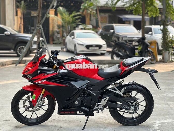 Honda CBR150R Đỏ đen