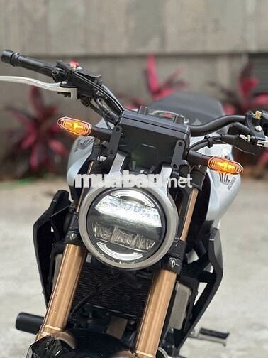Honda CB150R màu Bạc