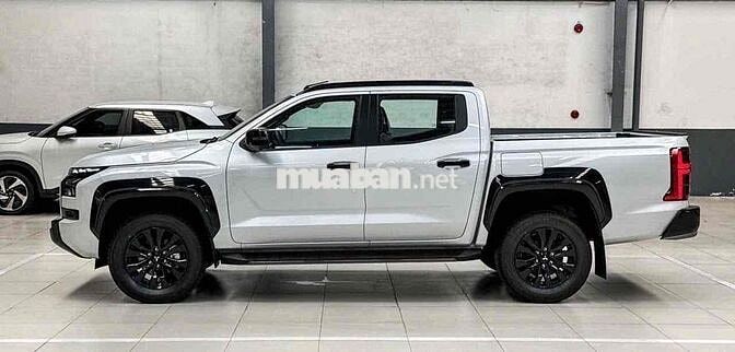 Mitsubishi Triton Athlete 4x4 2025 Mới 100% Trắng