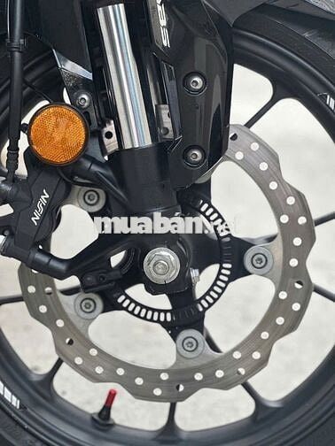 Honda CB150R màu Bạc