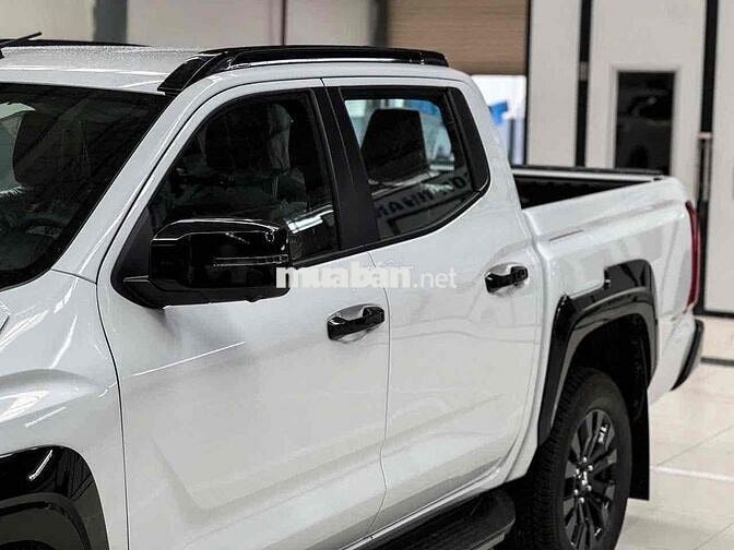 Mitsubishi Triton Athlete 4x4 2025 Mới 100% Trắng